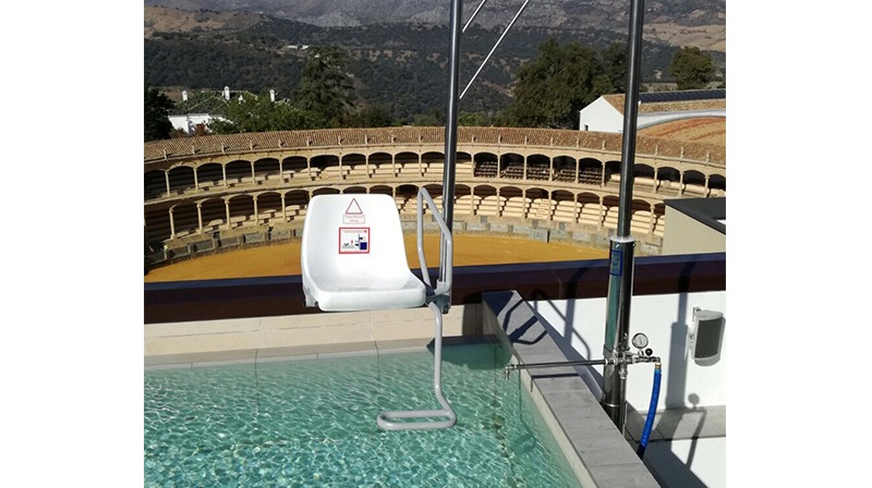 Elevador-hidraulico-para-piscina-4_METALU-TORVISCA